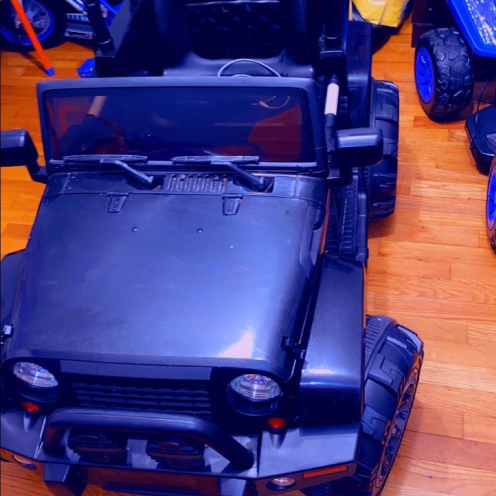 Jeep - Picture 3 of 4